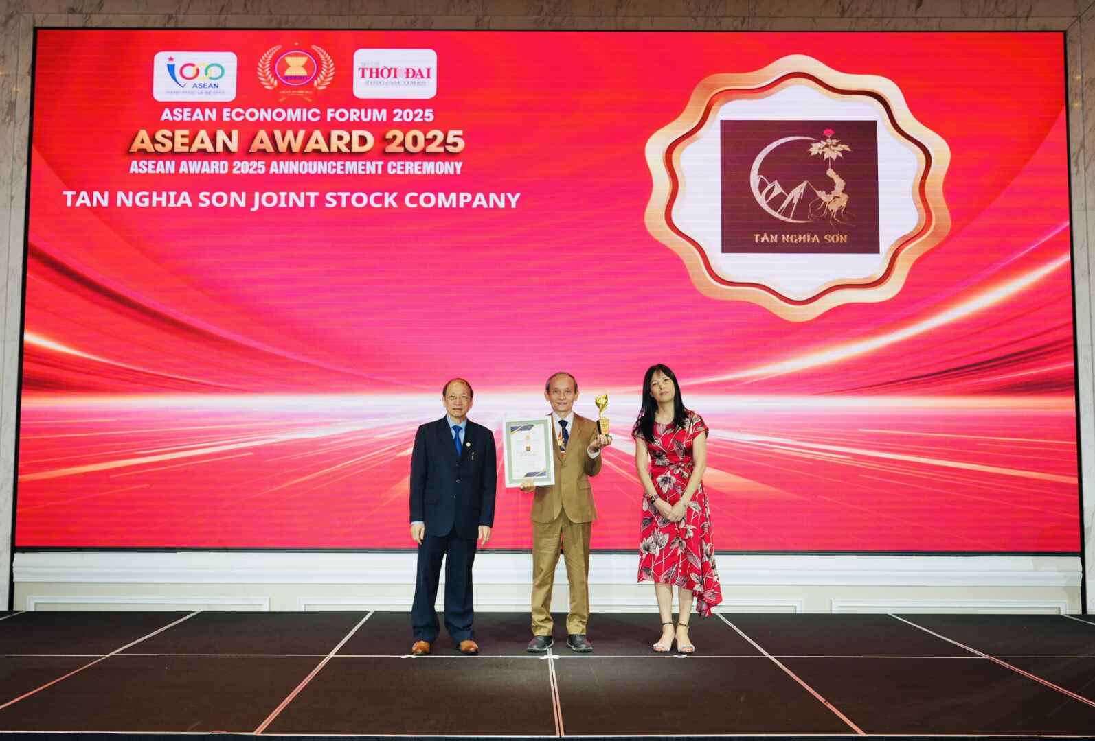 TÂN NGHĨA SƠN GHI DẤU ẤN TẠI LỄ TRAO GIẢI ASEAN AWARD 2025